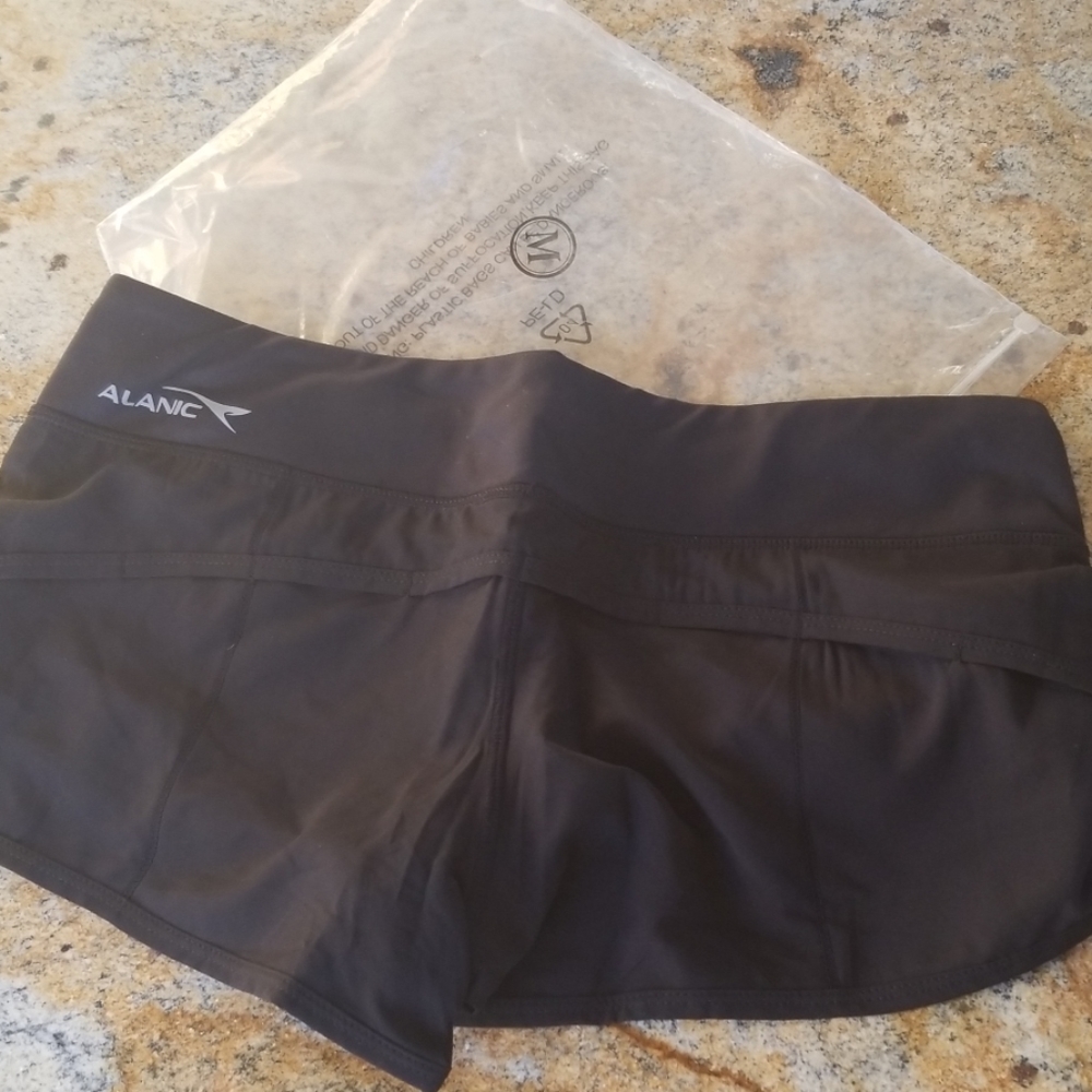 Shorts for workout - Picture 2 of 2